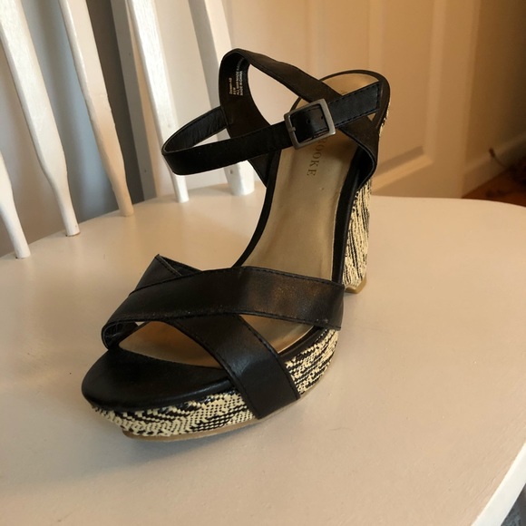 Unique and Beautiful Heels - Picture 2 of 3